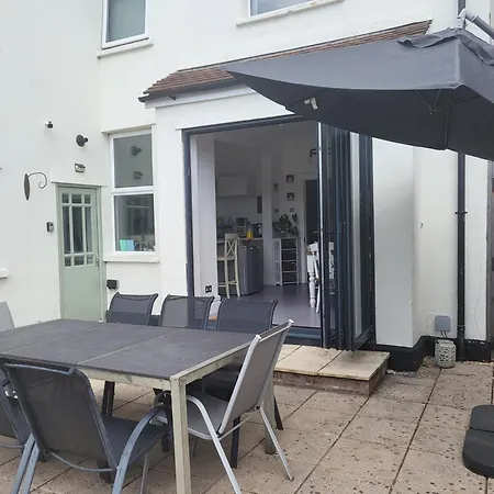 Spacious House With Parking, Close To Centre Nyaraló Bristol